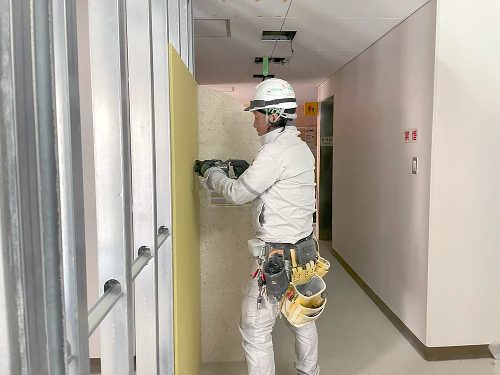 ボード貼り工事